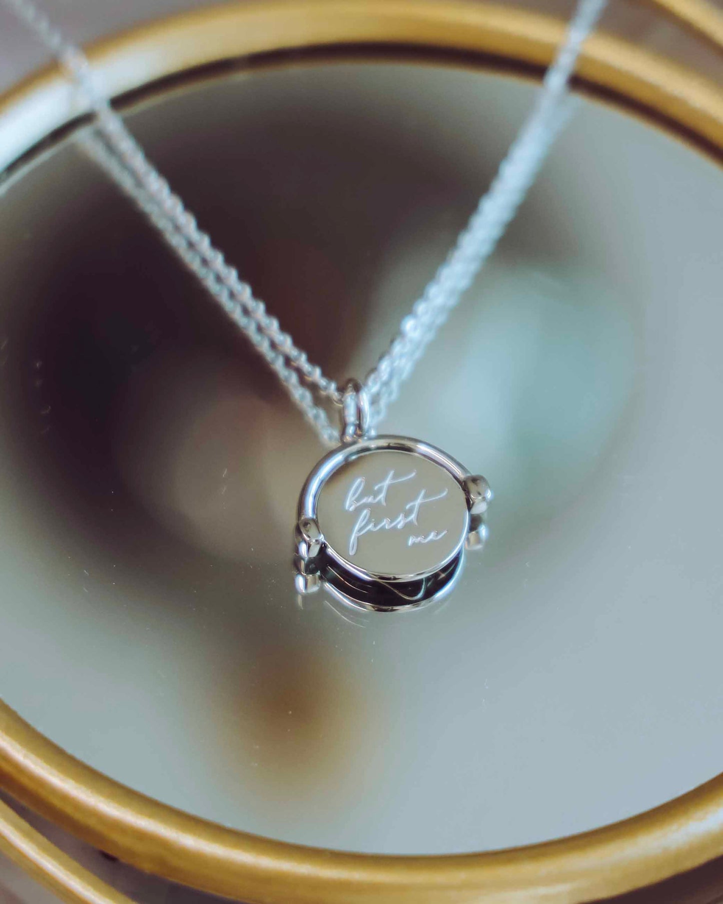 Dvostranska verižica "But first me" (zlata, srebna, rose gold)